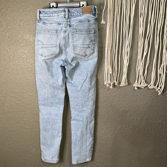 AE Strigio Mom Jean - Picture 7 of 13